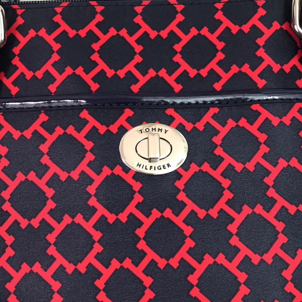 Tommy Hilfiger nylon bag in classic red and navy, EUC - Picture 3 of 12